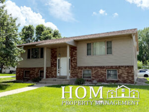 2 Bedroom ---- 1701 Pleasant View Dr. #4, North Mankato