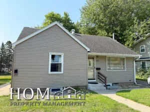 2 Bedroom Duplex ---- 325.5 McKinley Ave., North Mankato